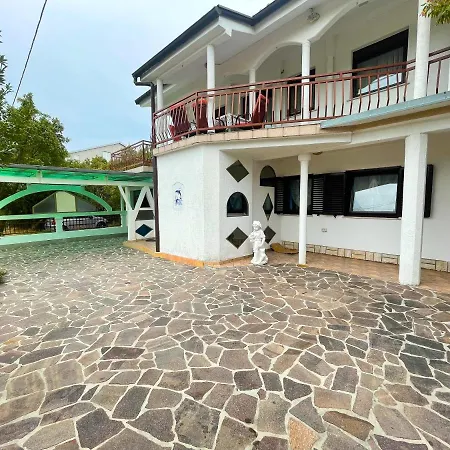 Apartman Visnja